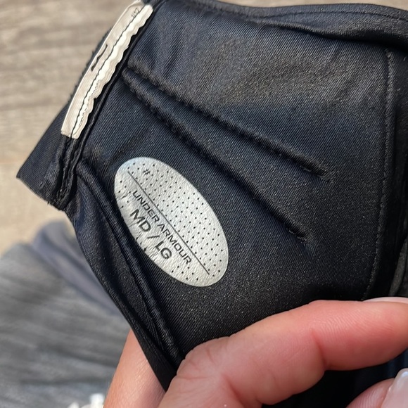 Under Armour Masks with Sport Mask Bag - Picture 4 of 4